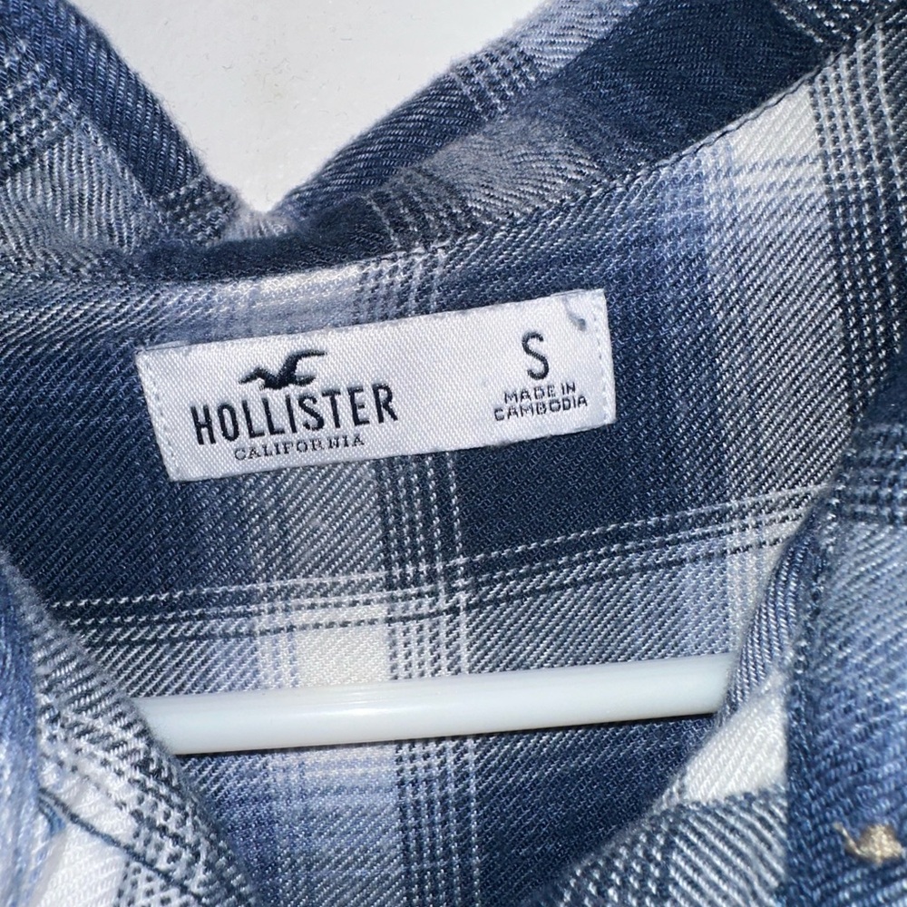 Hollister Men's Navy and White Checkered Shirt